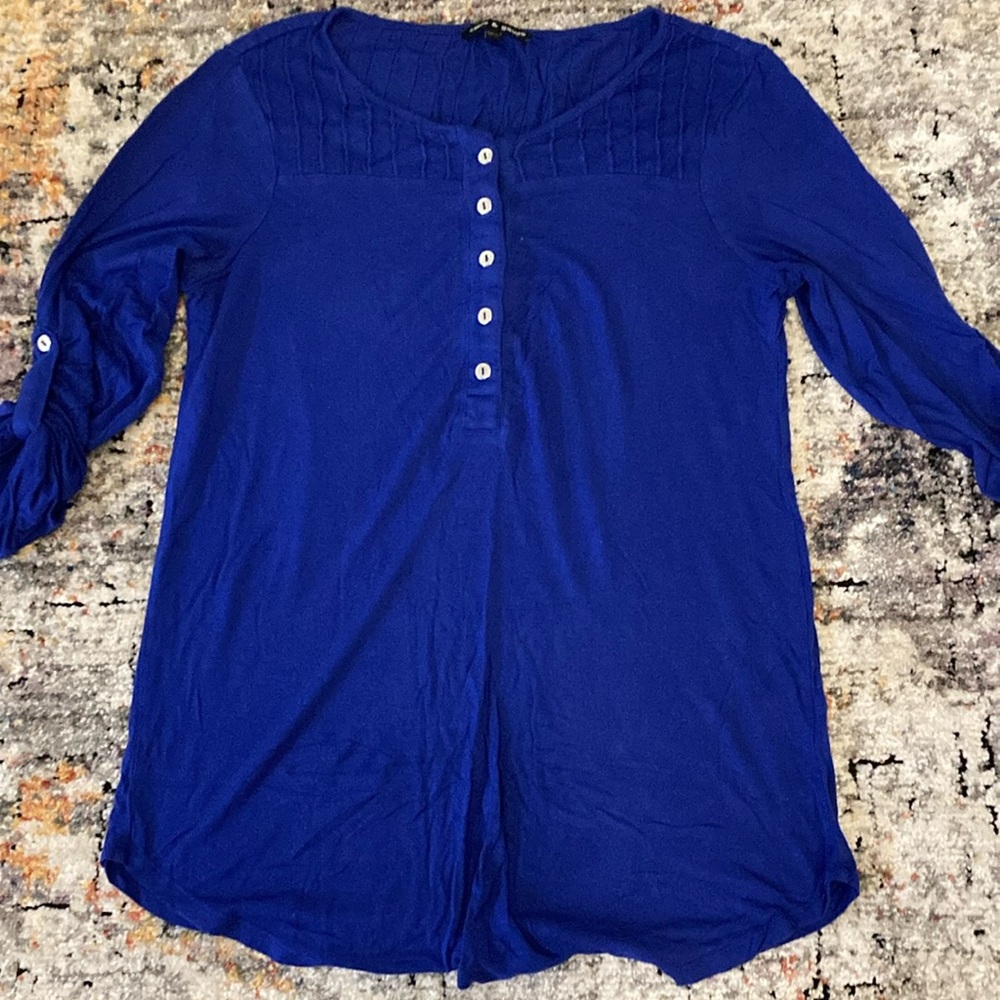 Navy blue top